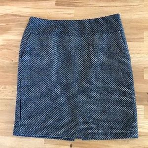 💃🏻LOFT Black and White Wool Pencil Skirt Size 8